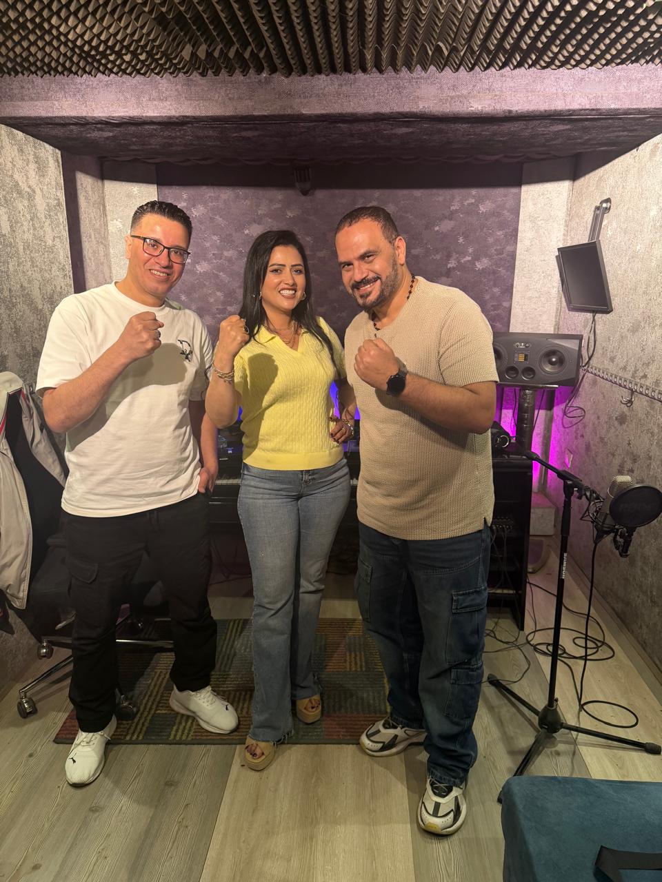 تم الانتهاء من   أحدي الاغاني ضمن مجموعة كبيرة قادمة  أغنية وحده غيري 🎤   للنجمة السوبر ستار   هايدي البارودي